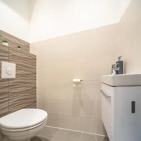 Grace Pine 3 * Budapest