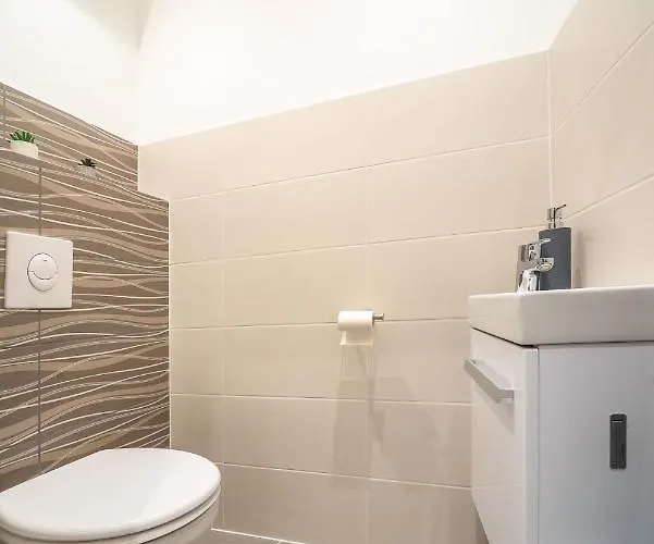 Grace Pine 3 * Budapest