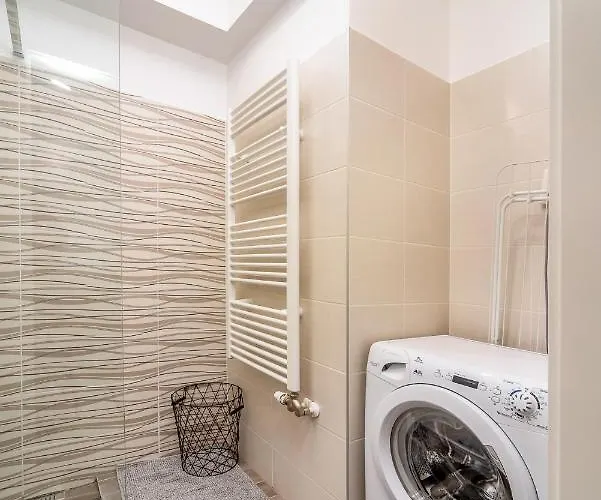 Grace Pine 3 * Budapest