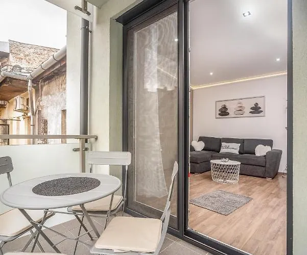 Grace Pine 3 * Budapest