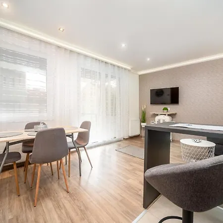 Grace Pine 3 Apartamento *