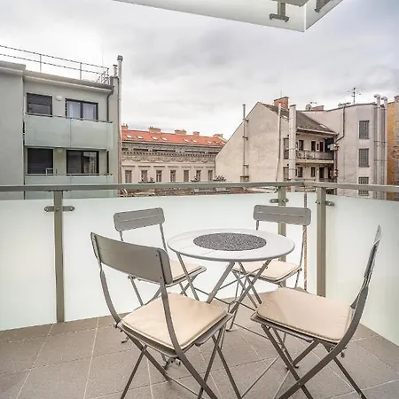 Grace Pine 3 Apartamento Budapeste